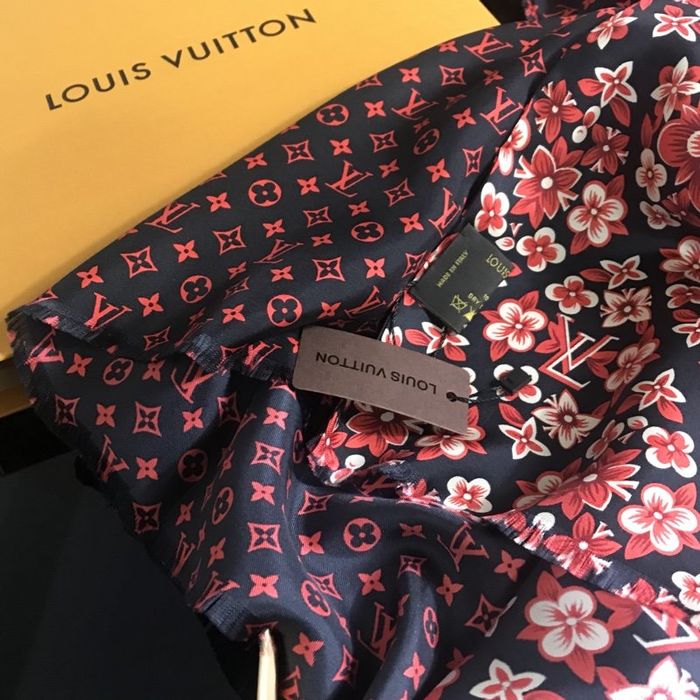 Louis Vuitton Scarf LVS00040